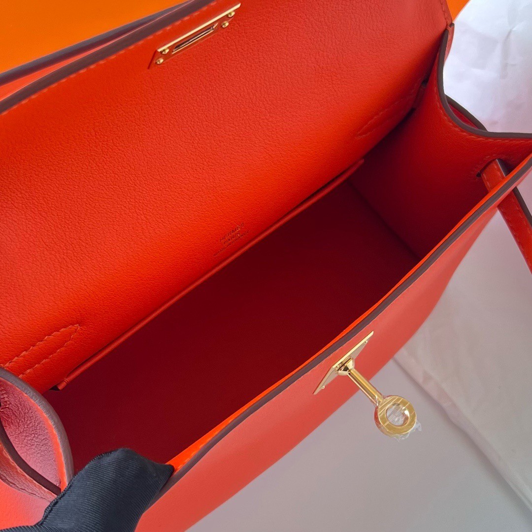 H**mes kelly pochette handmade bag in rouge piment swift calfskin