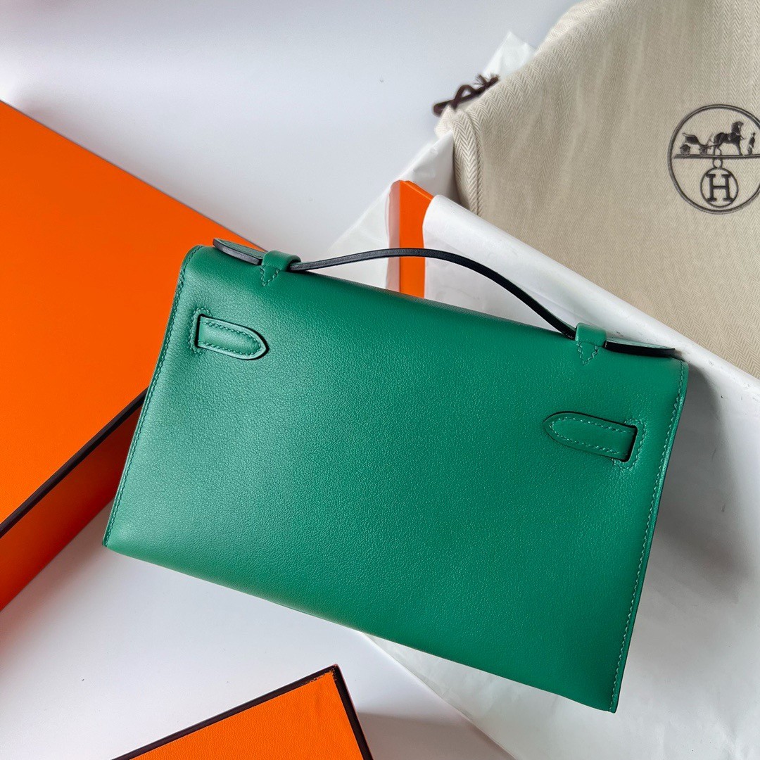 H**mes kelly pochette handmade bag in vert vertigo swift calfskin