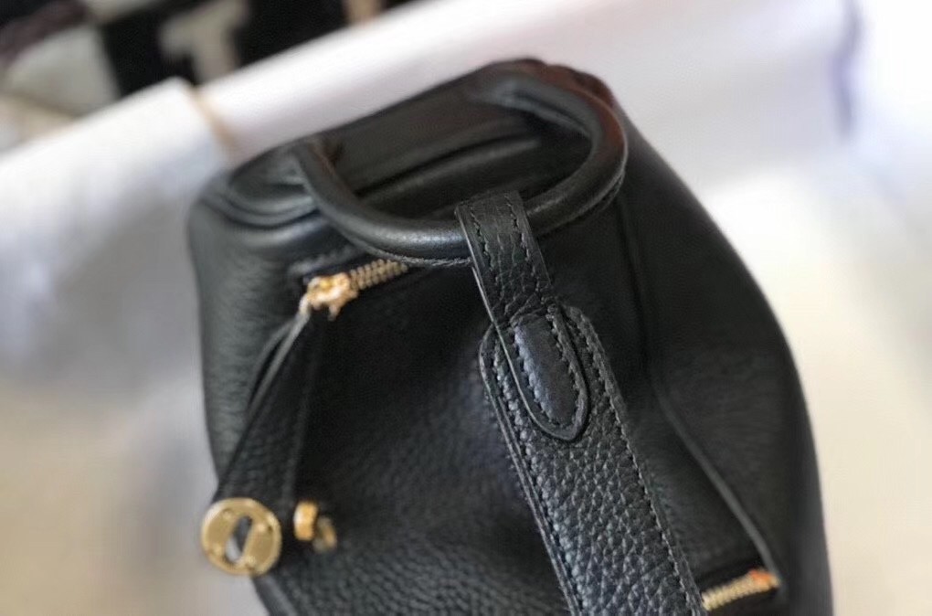 H**mes lindy mini bag in black clemence calfskin