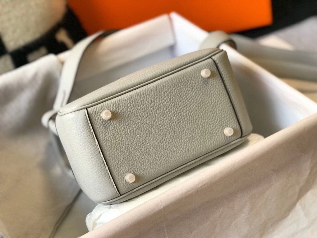 H**mes mini lindy bag in pearl grey clemence leather