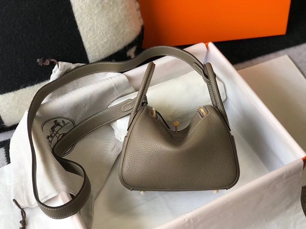 H**mes lindy mini bag in taupe clemence calfskin