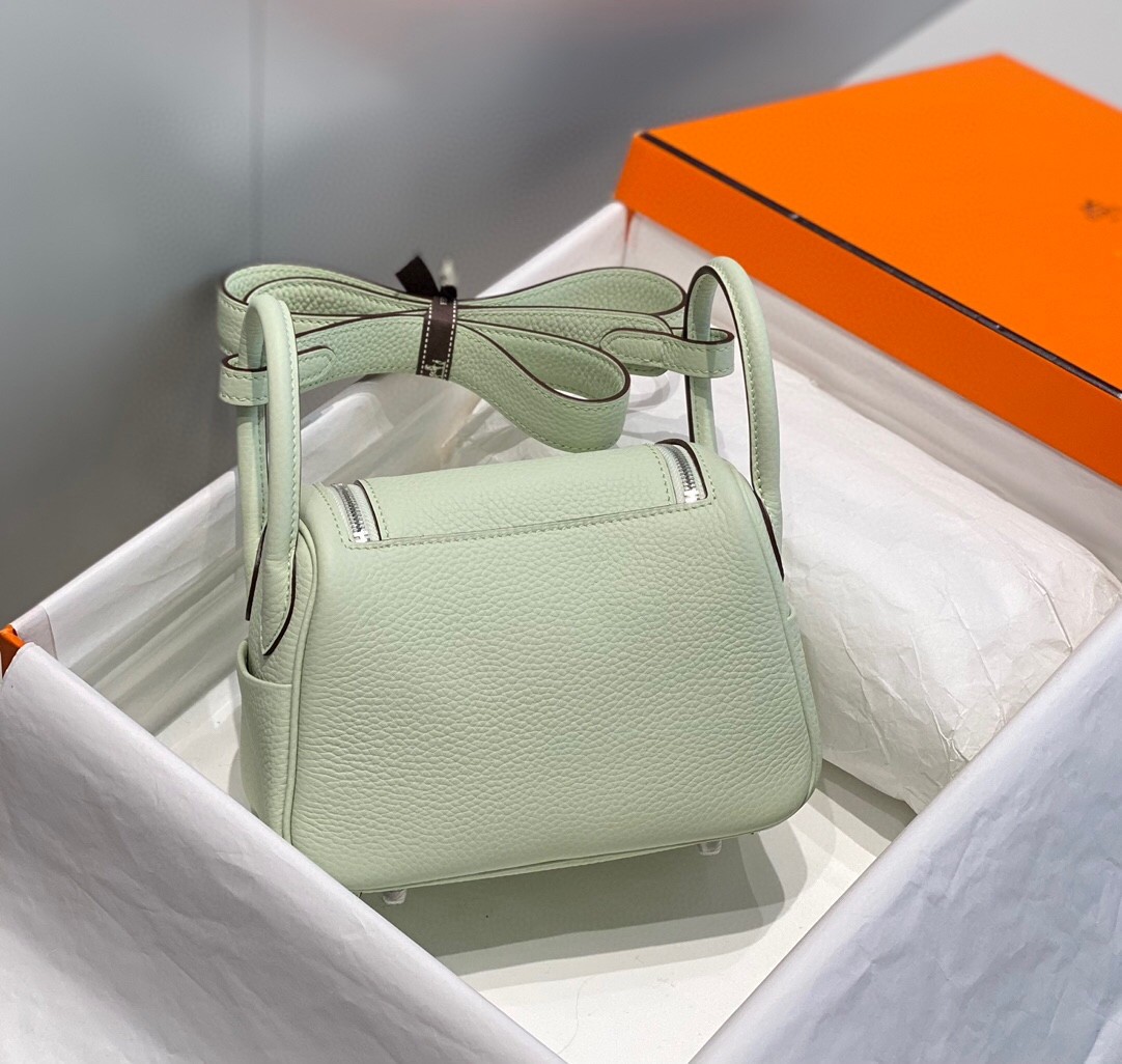 H**mes lindy mini bag in vert fizz clemence leather phw