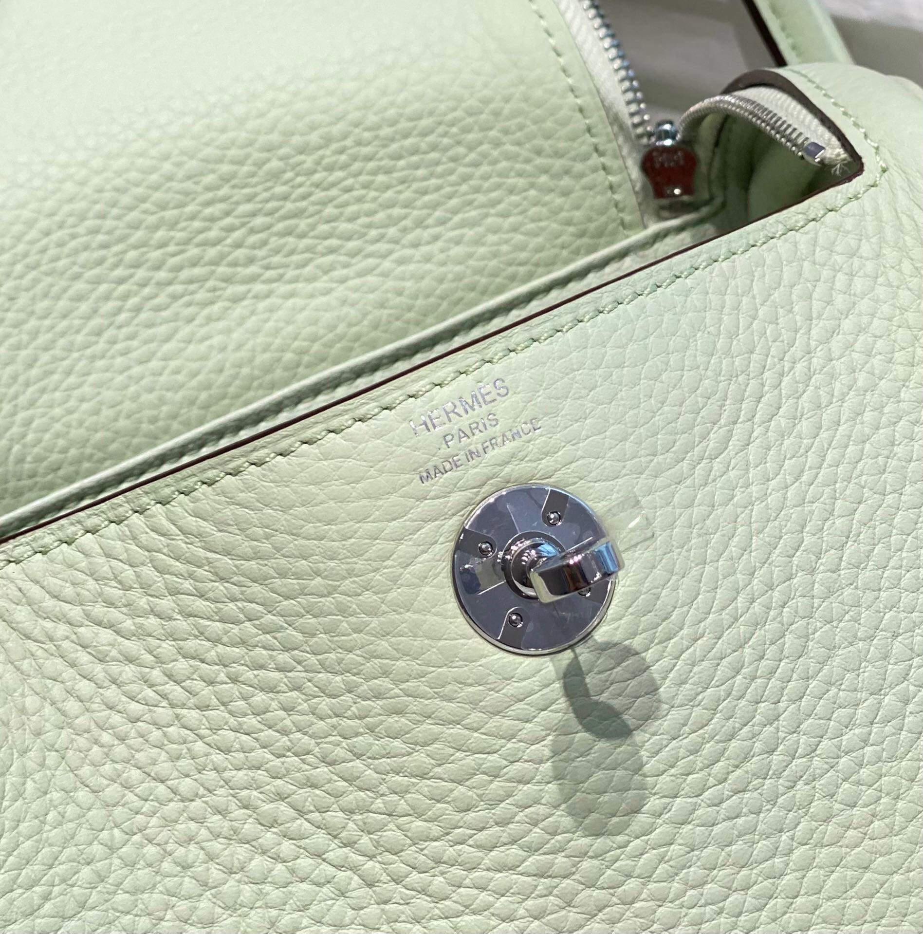 H**mes lindy mini bag in vert fizz clemence leather phw