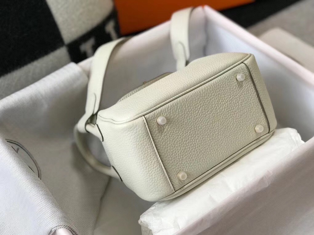 H**mes lindy mini bag in white clemence calfskin