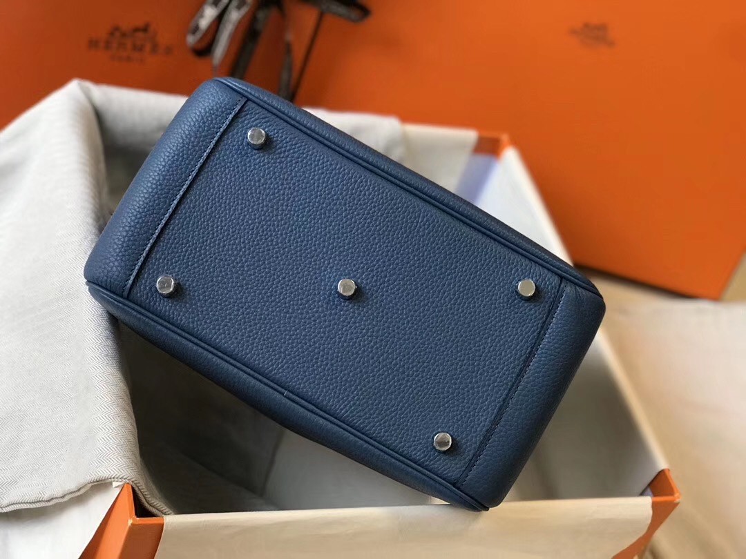 H**mes lindy 26cm bag in blue agate clemence with phw