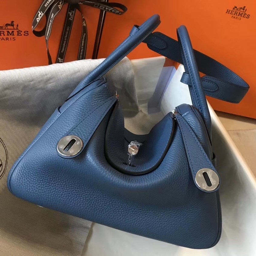 H**mes lindy 26cm bag in blue agate clemence with phw