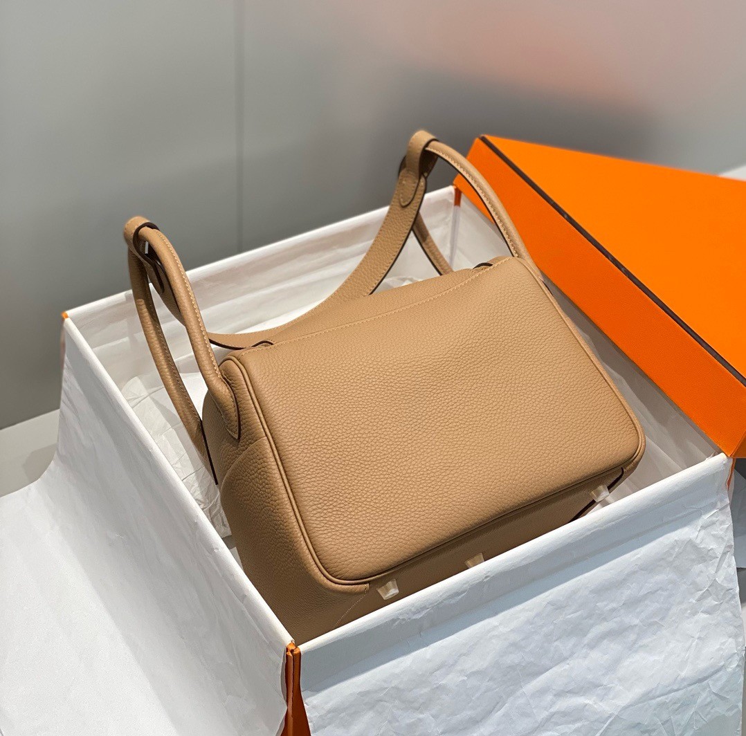 H**mes lindy 26cm bag in chai clemence leather ghw