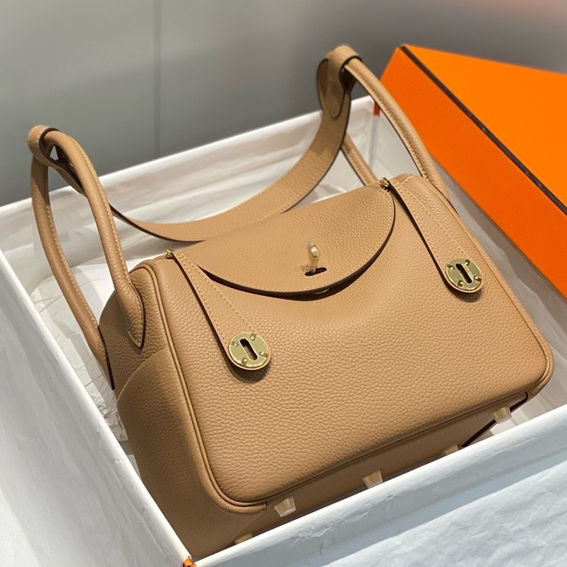 H**mes lindy 26cm bag in chai clemence leather ghw