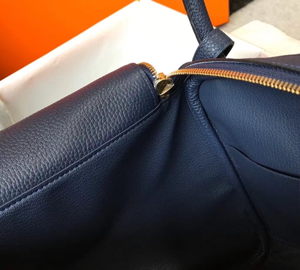 H**mes lindy 26cm bag in navy blue clemence with ghw