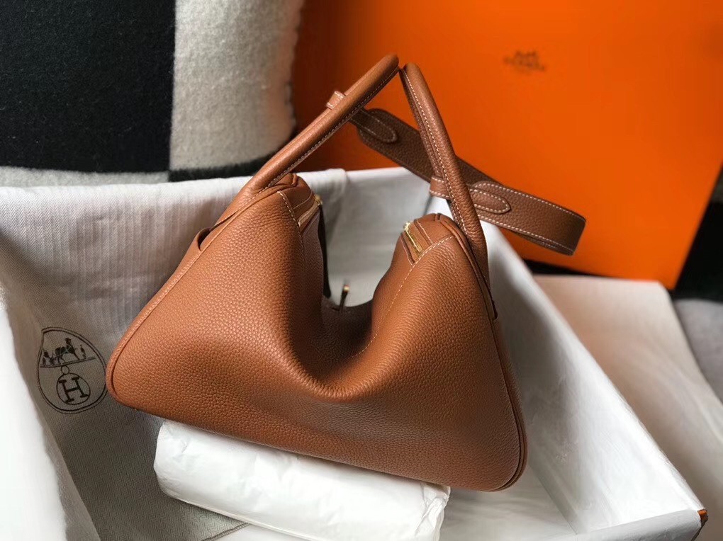 H**mes lindy 26cm bag in gold clemence with ghw