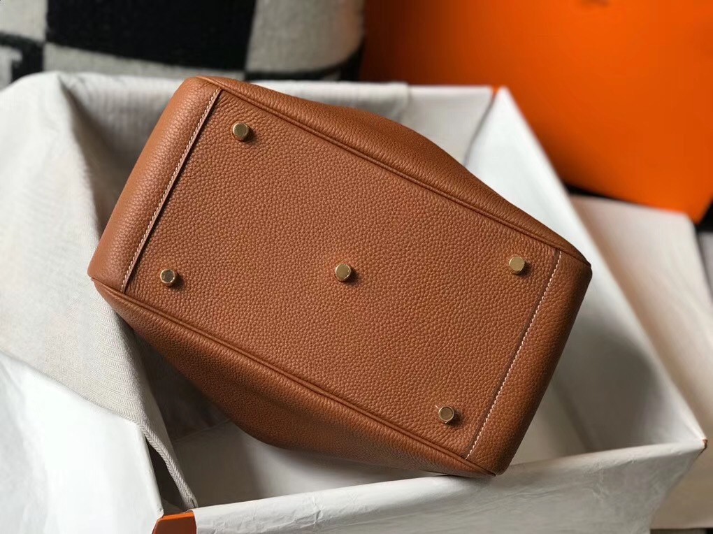 H**mes lindy 26cm bag in gold clemence with ghw