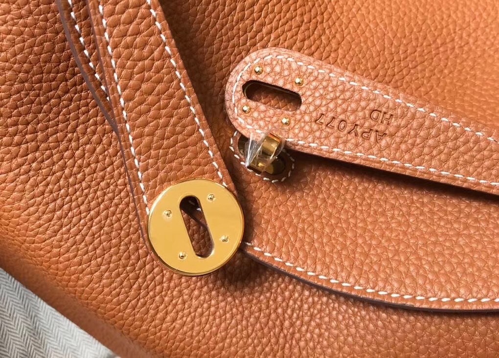 H**mes lindy 26cm bag in gold clemence with ghw