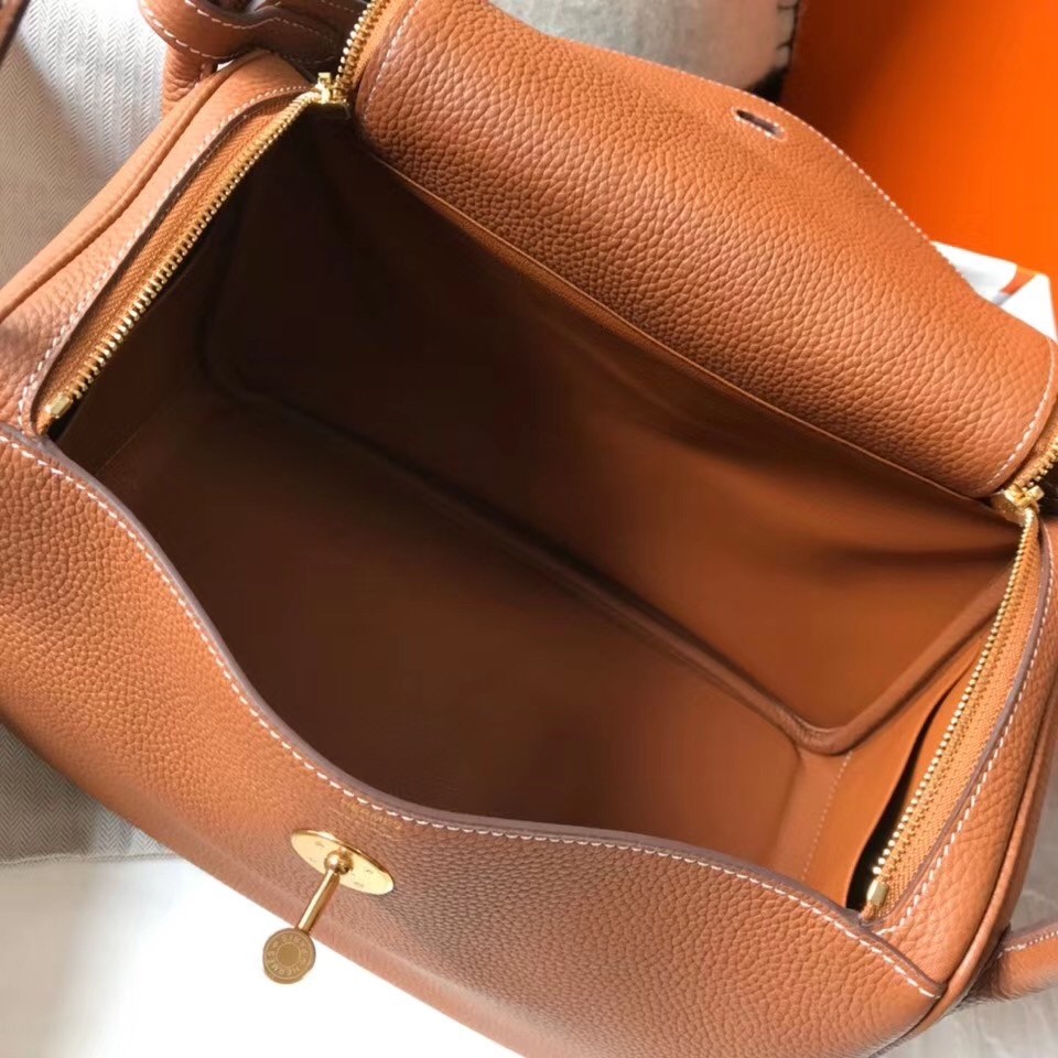 H**mes lindy 26cm bag in gold clemence with ghw