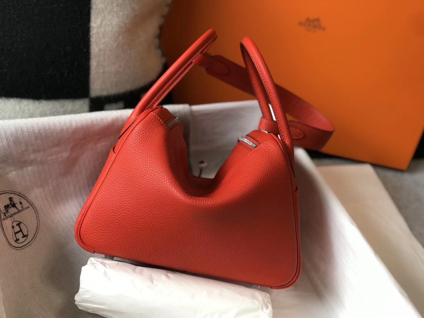 H**mes lindy 26cm bag in red clemence with phw