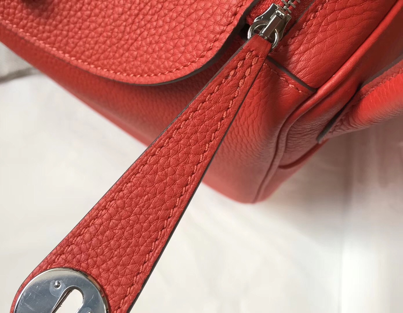 H**mes lindy 26cm bag in red clemence with phw