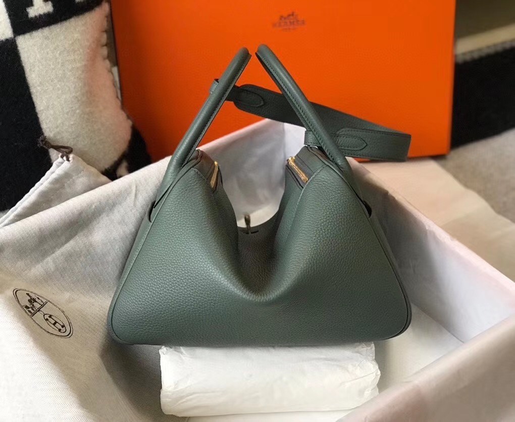 H**mes lindy 26cm bag in vert amande clemence with ghw
