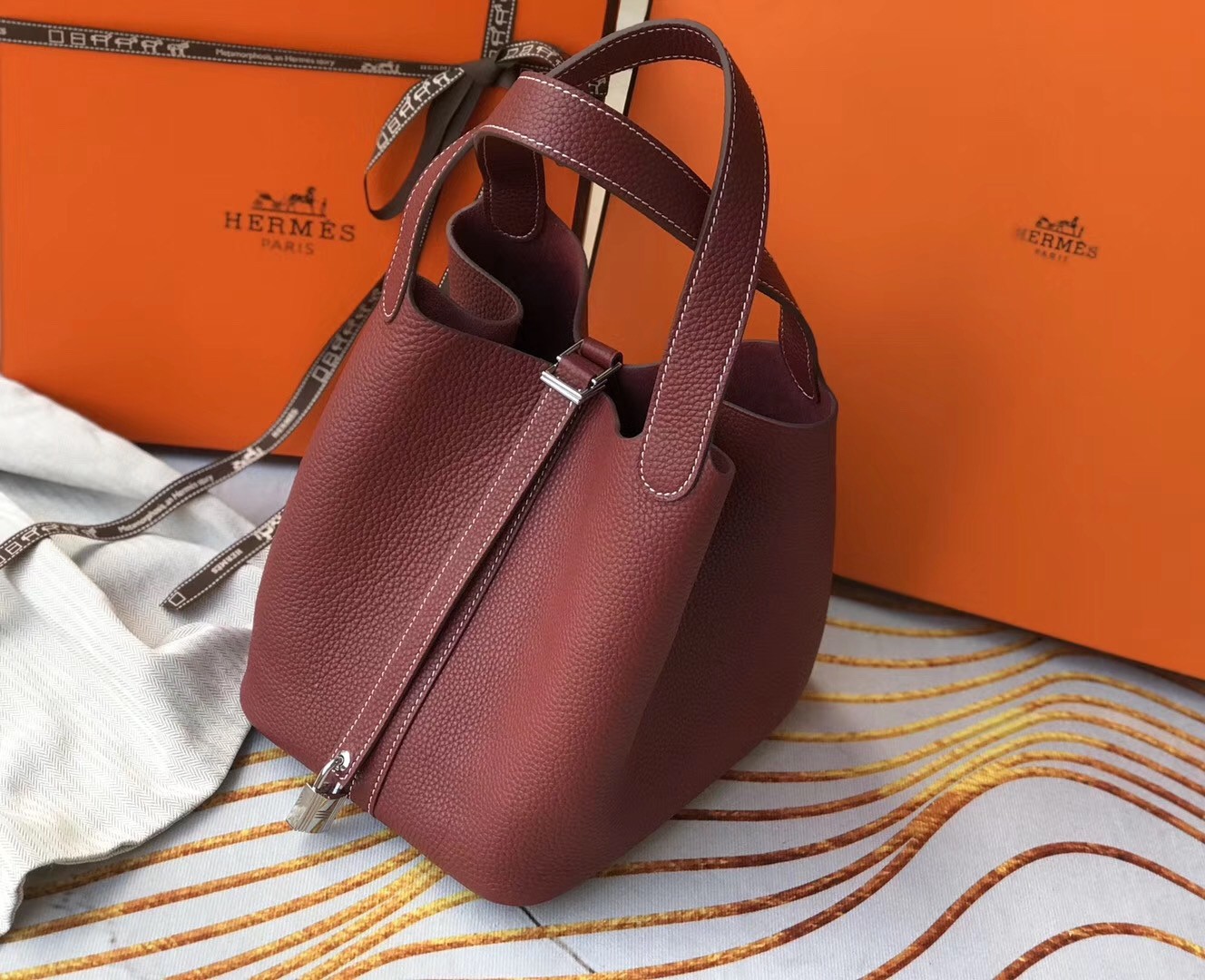 H**mes picotin lock 18 bag in bordeaux clemence leather