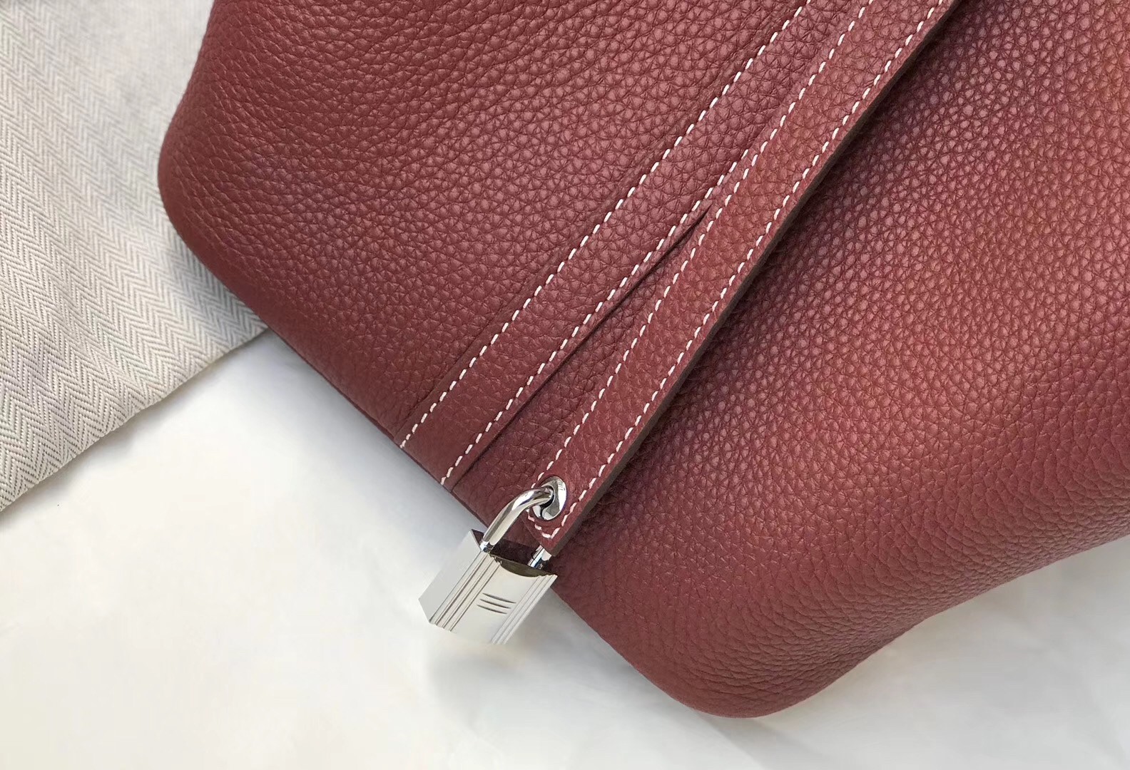 H**mes picotin lock 18 bag in bordeaux clemence leather