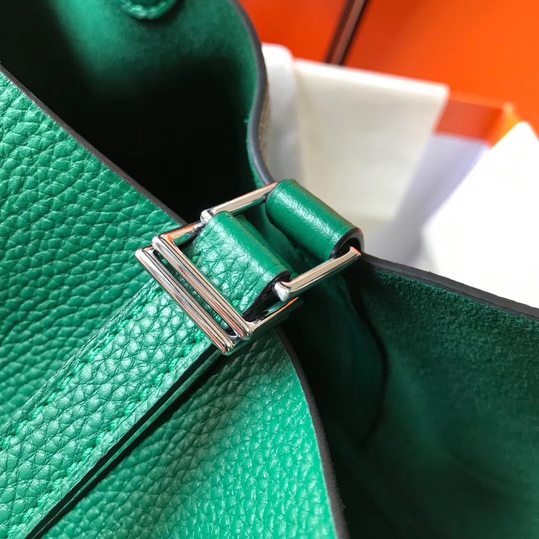 H**mes picotin lock 18 bag in malachite clemence leather