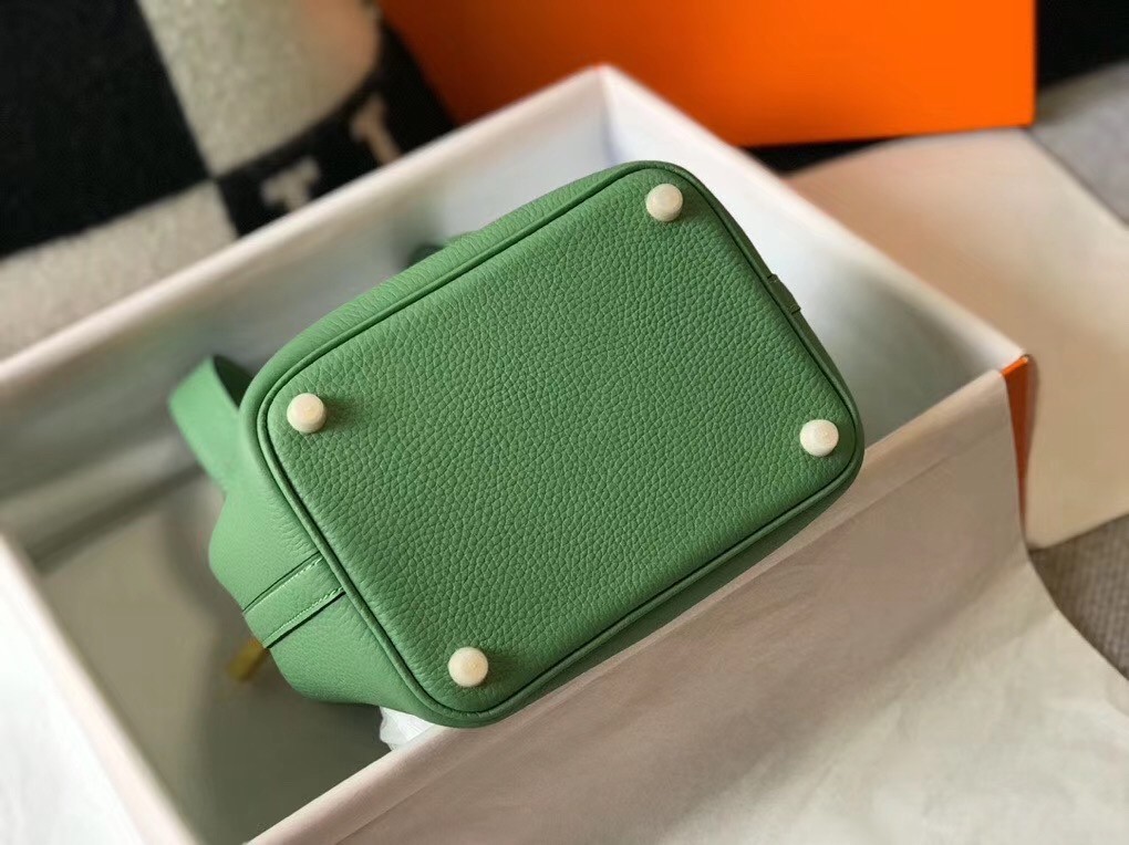 H**mes picotin lock 18 bag in vert criquet clemence leather