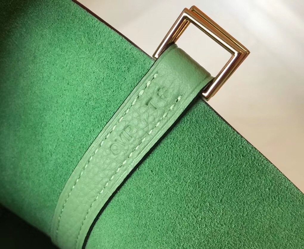 H**mes picotin lock 18 bag in vert criquet clemence leather