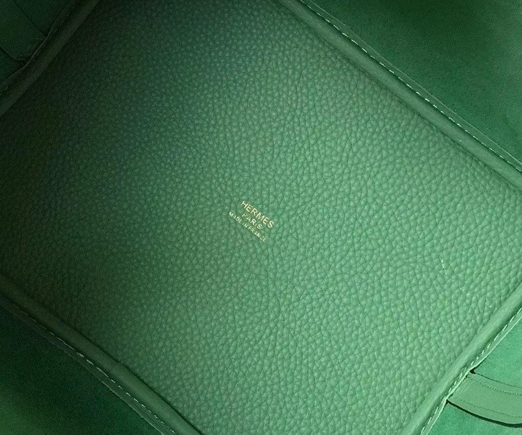 H**mes picotin lock 18 bag in vert criquet clemence leather