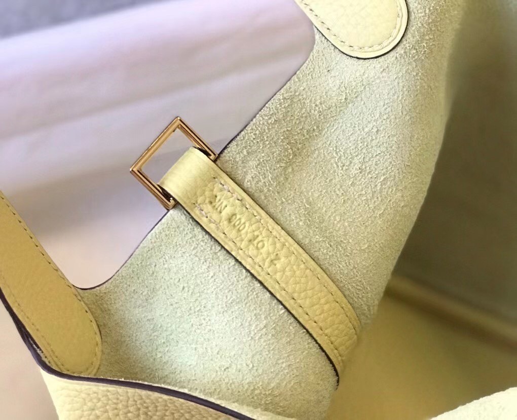 H**mes picotin lock 22 bag in jaune poussin clemence leather