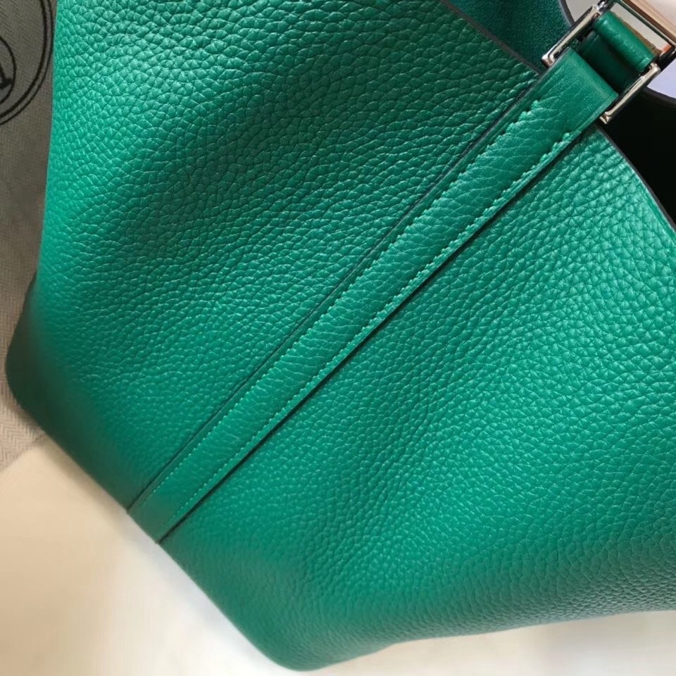 H**mes picotin lock 22 bag in vert vertigo clemence leather