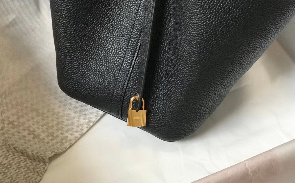 H**mes picotin lock 22 bag in black clemence leather