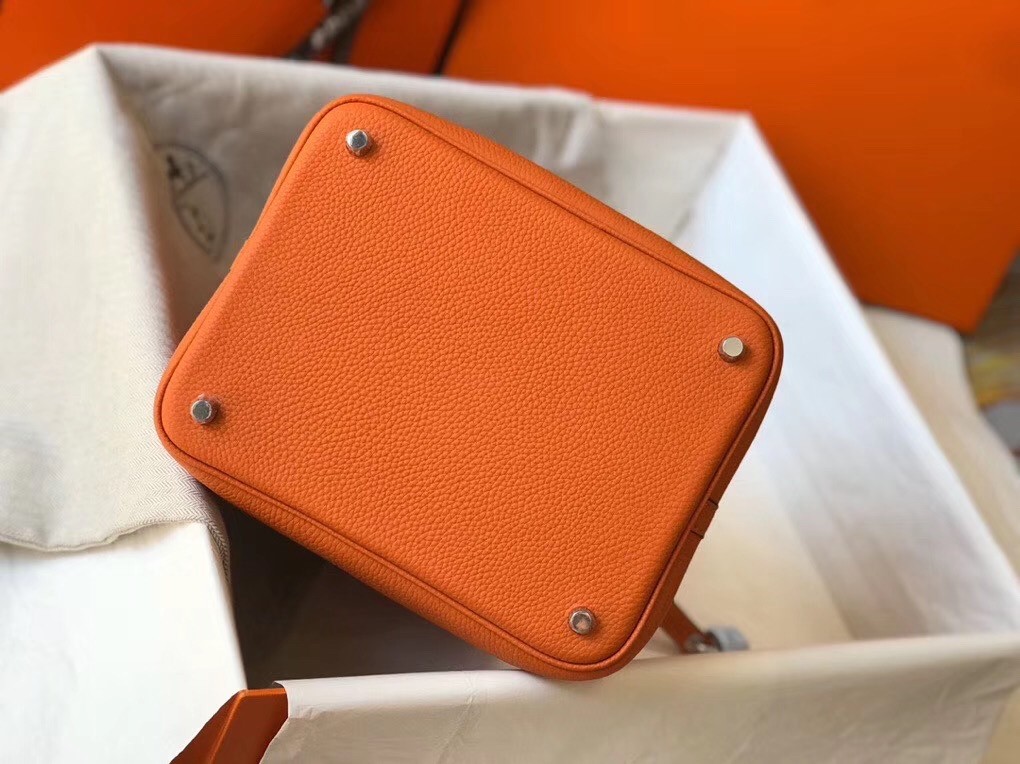 H**mes picotin lock 22 bag in orange clemence leather
