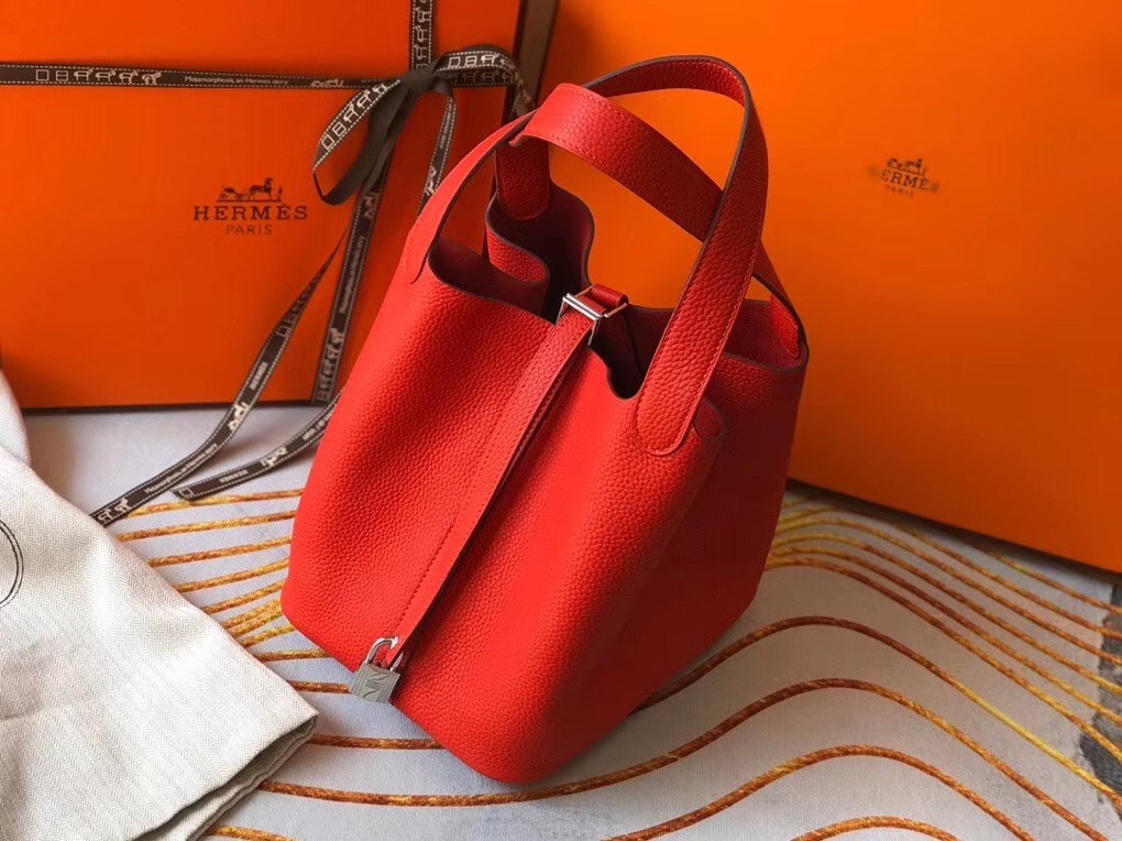 H**mes picotin lock 22 bag in red clemence leather