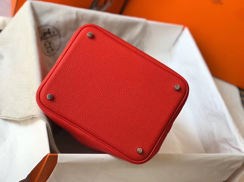 H**mes picotin lock 22 bag in red clemence leather