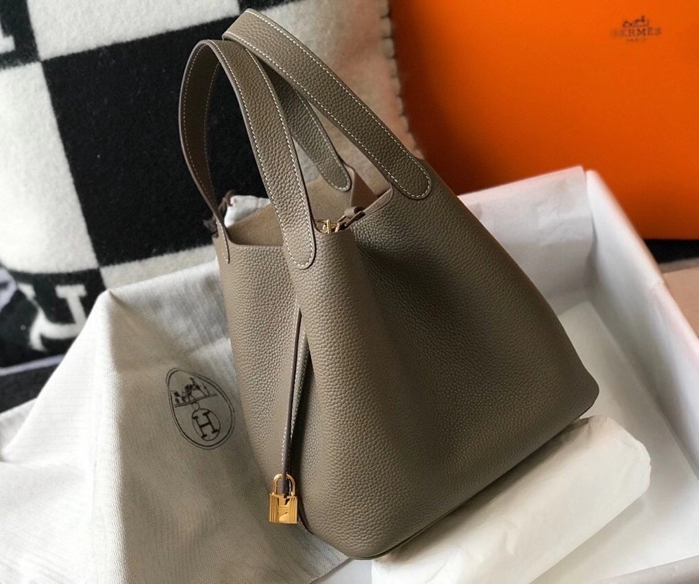 H**mes picotin lock 22 bag in taupe clemence leather