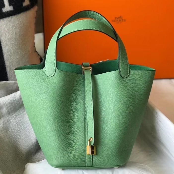 H**mes picotin lock 22 bag in vert criquet clemence leather