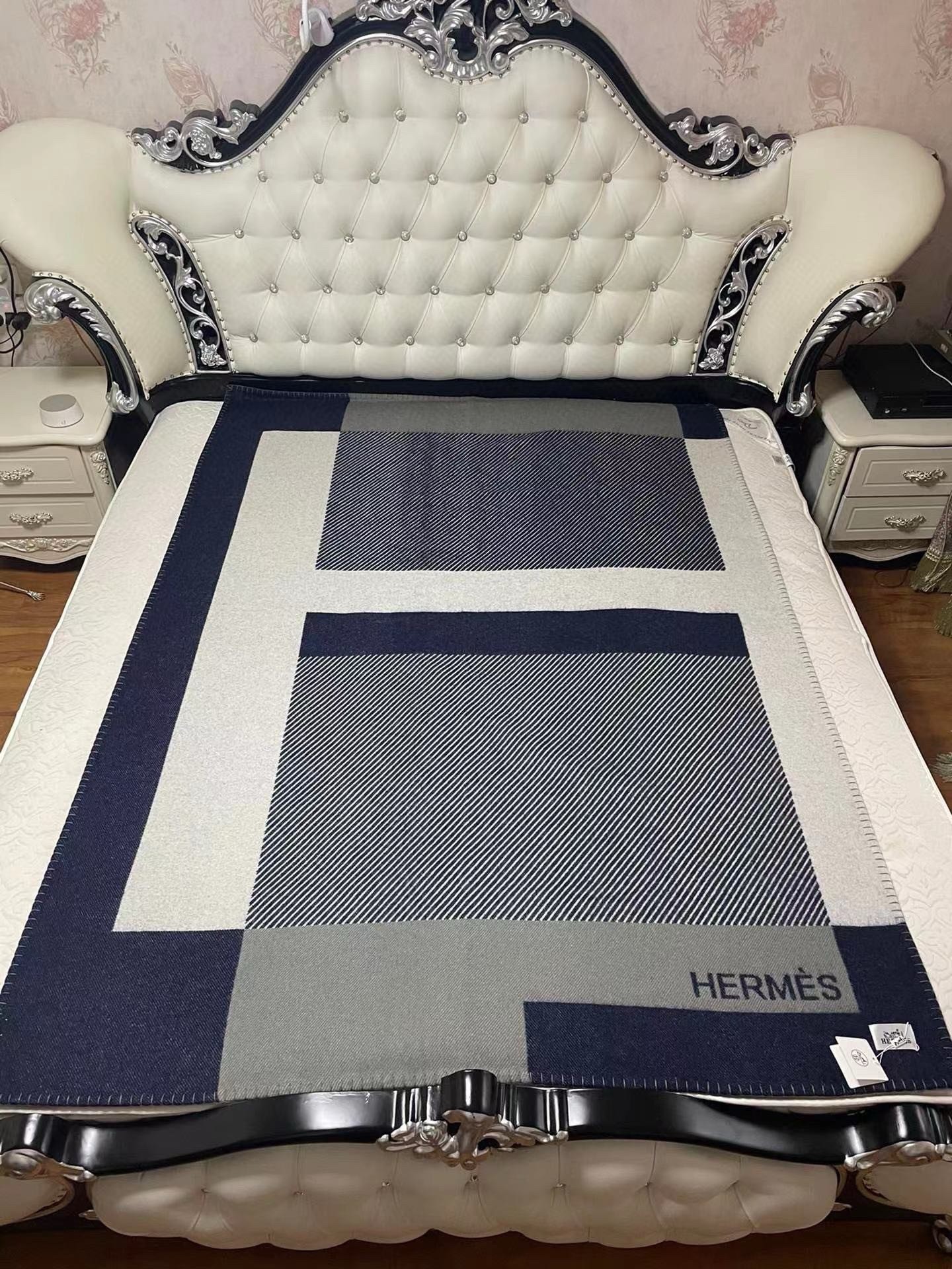 H**mes h riviera blanket in marine wool and cashmere
