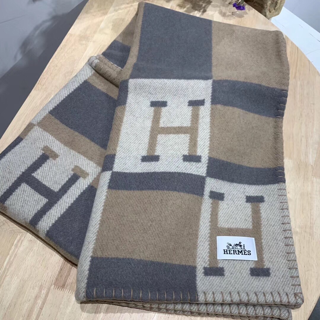 H**mes nature avalon bayadere throw blanket