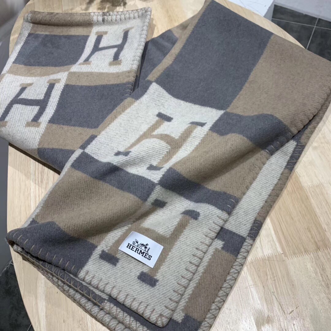 H**mes nature avalon bayadere throw blanket