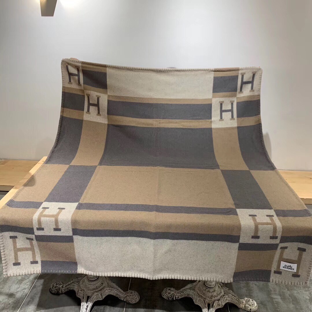 H**mes nature avalon bayadere throw blanket