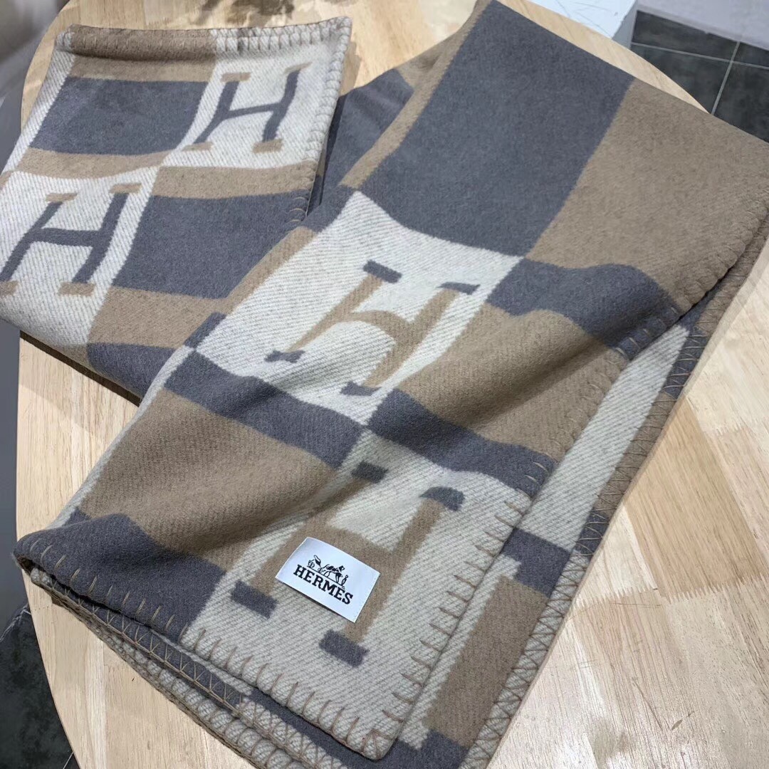 H**mes nature avalon bayadere throw blanket
