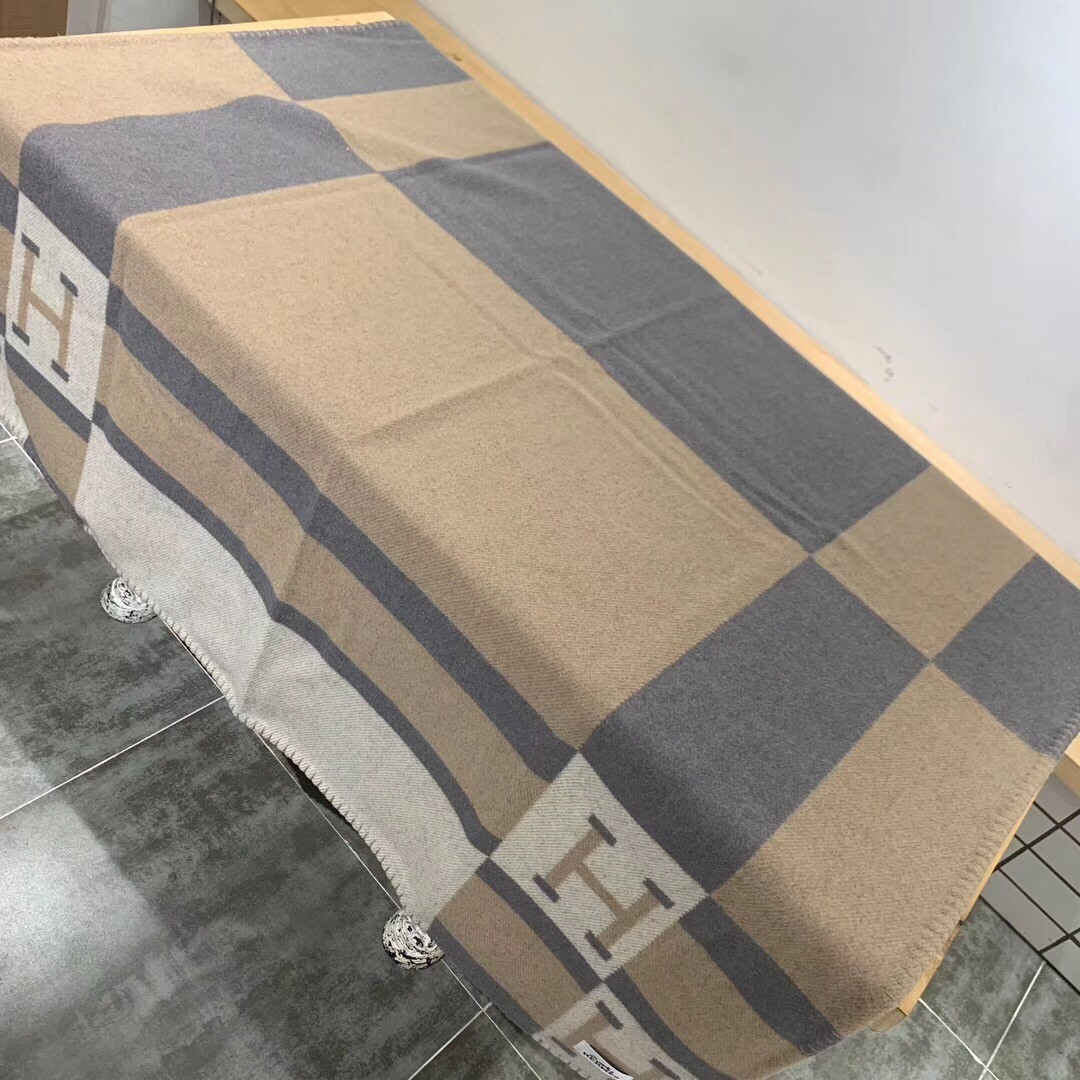 H**mes nature avalon bayadere throw blanket