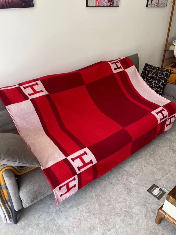 H**mes rouge avalon bayadere throw blanket