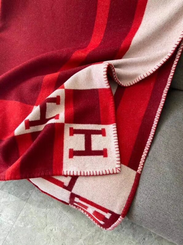 H**mes rouge avalon bayadere throw blanket