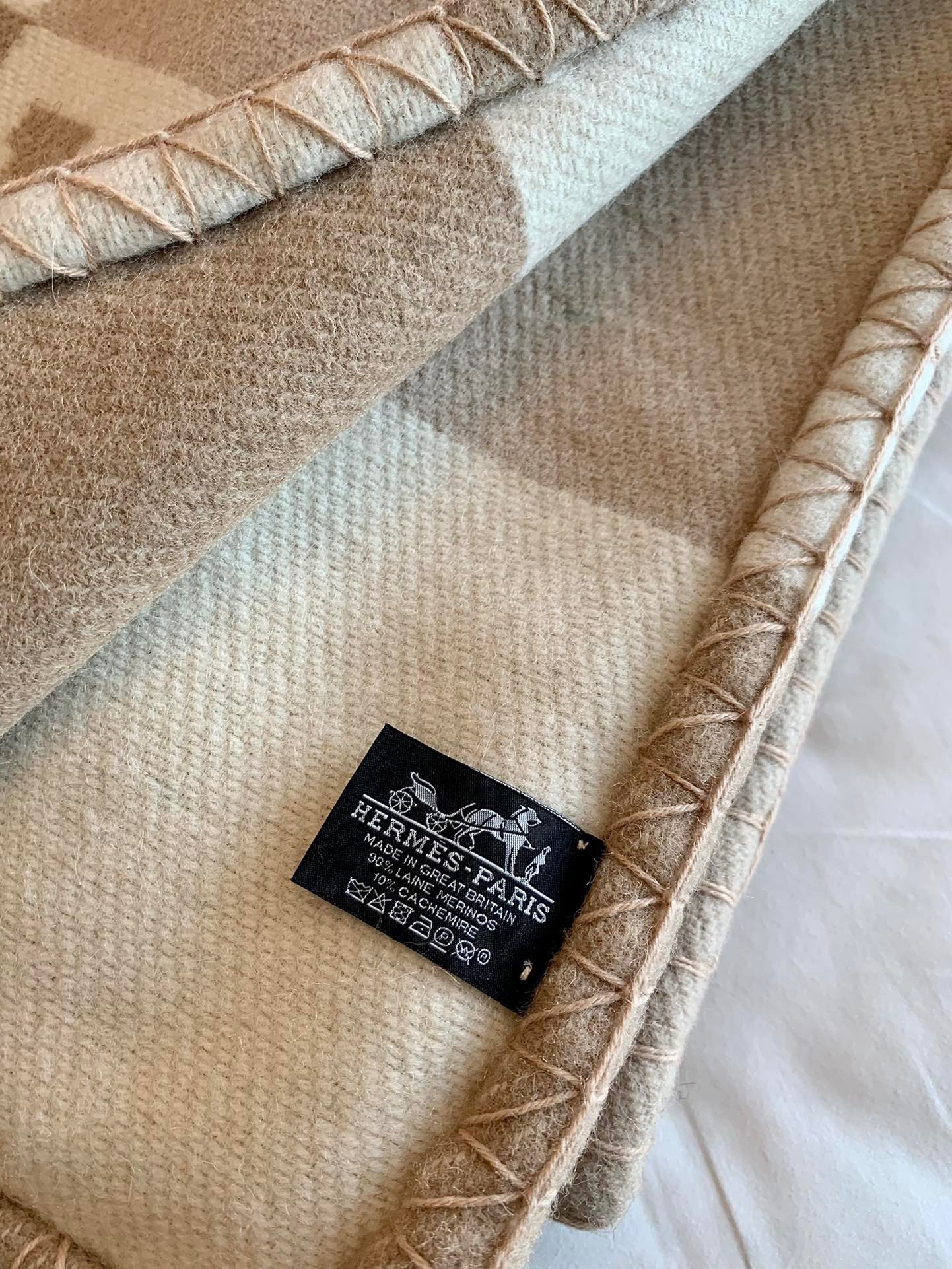 H**mes h drapeau blanket in naturel and grege cashmere