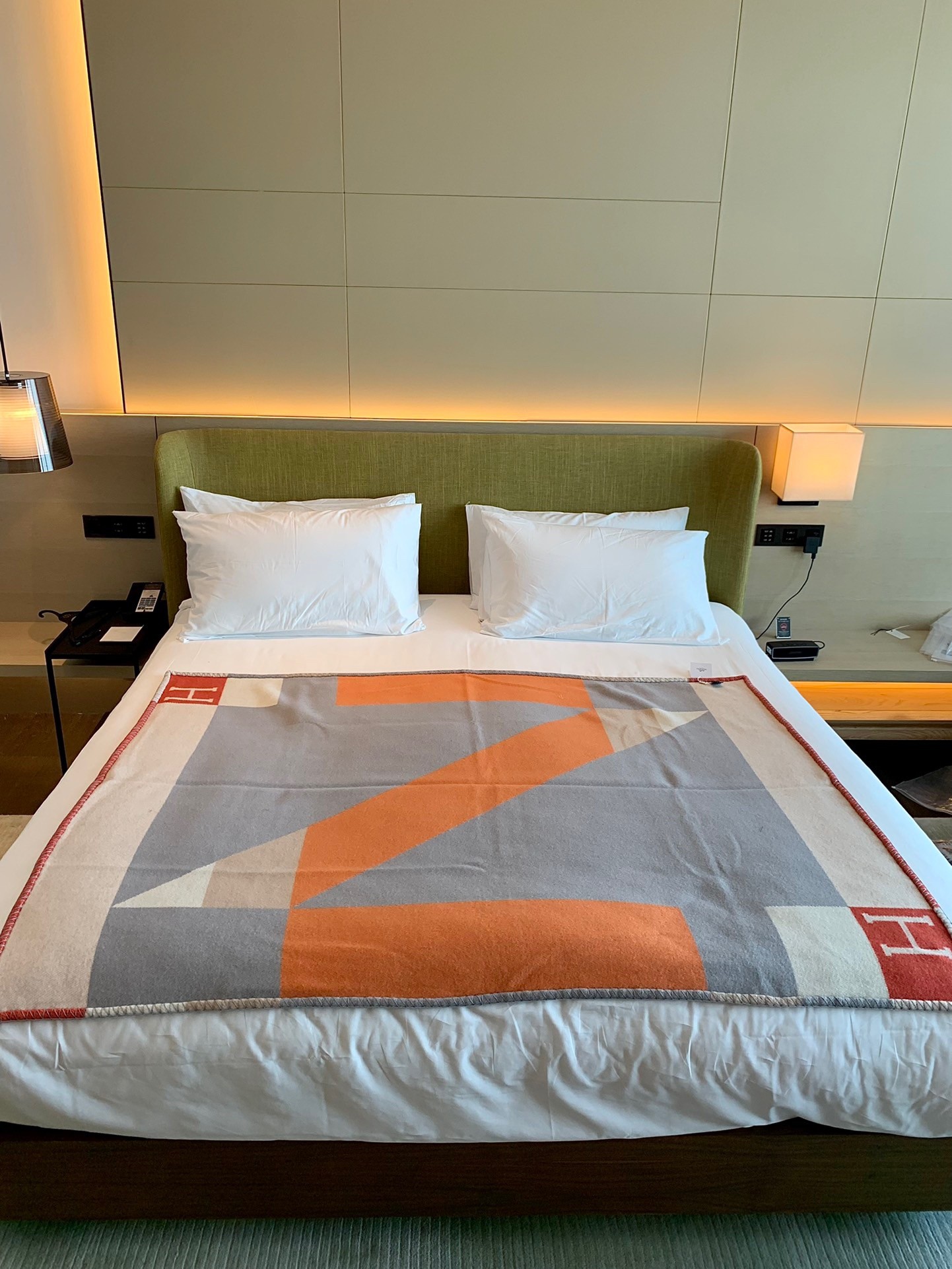 H**mes h drapeau blanket in terracotta and grey cashmere