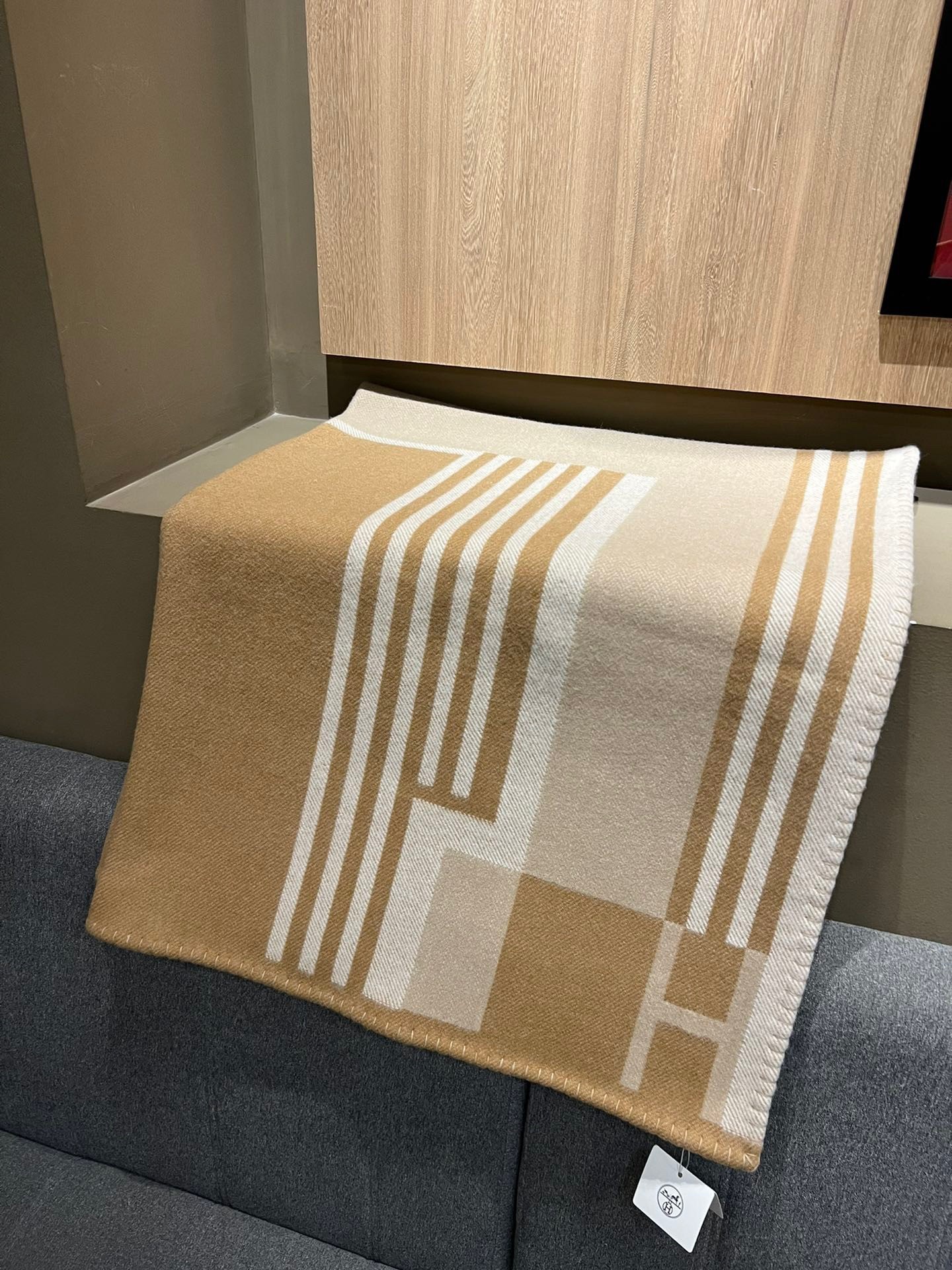 H**mes ithaque blanket in beige wool and cashmere