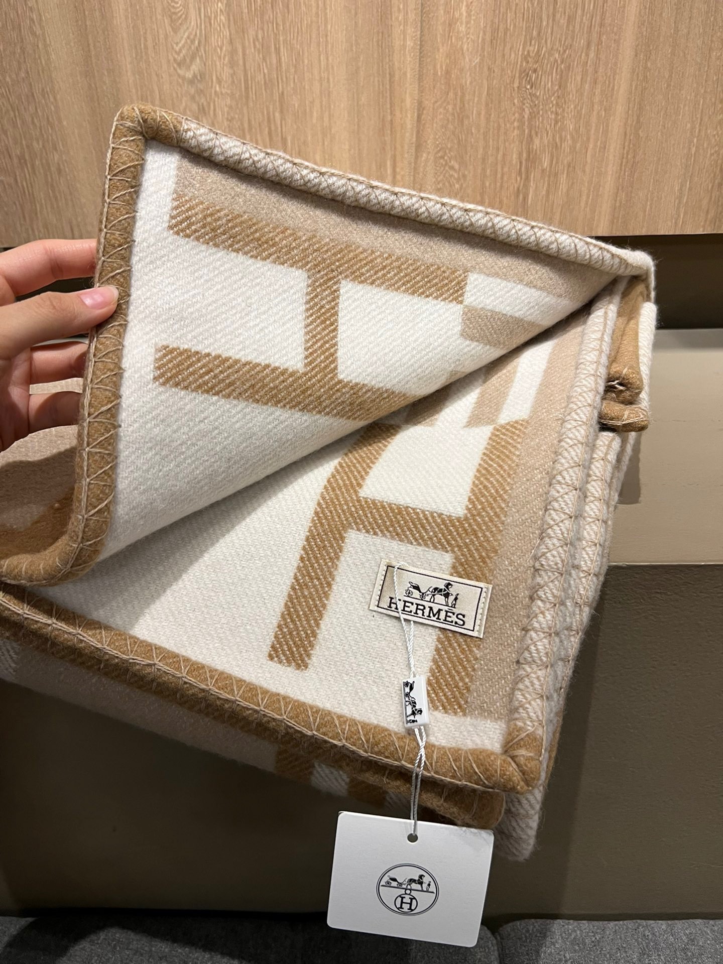 H**mes ithaque blanket in beige wool and cashmere