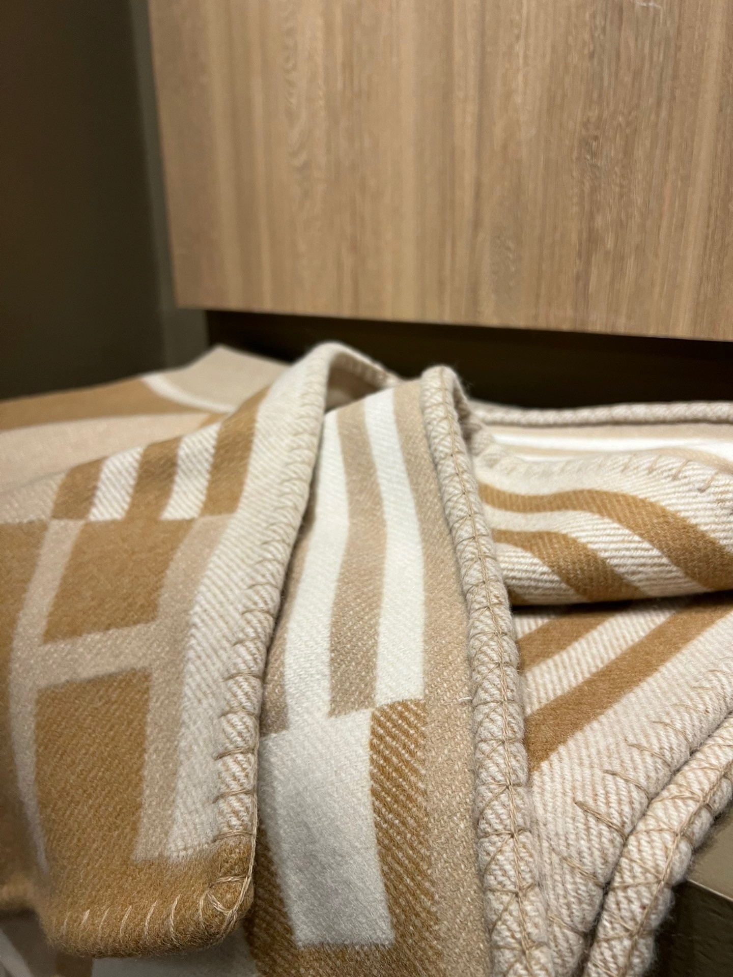 H**mes ithaque blanket in beige wool and cashmere