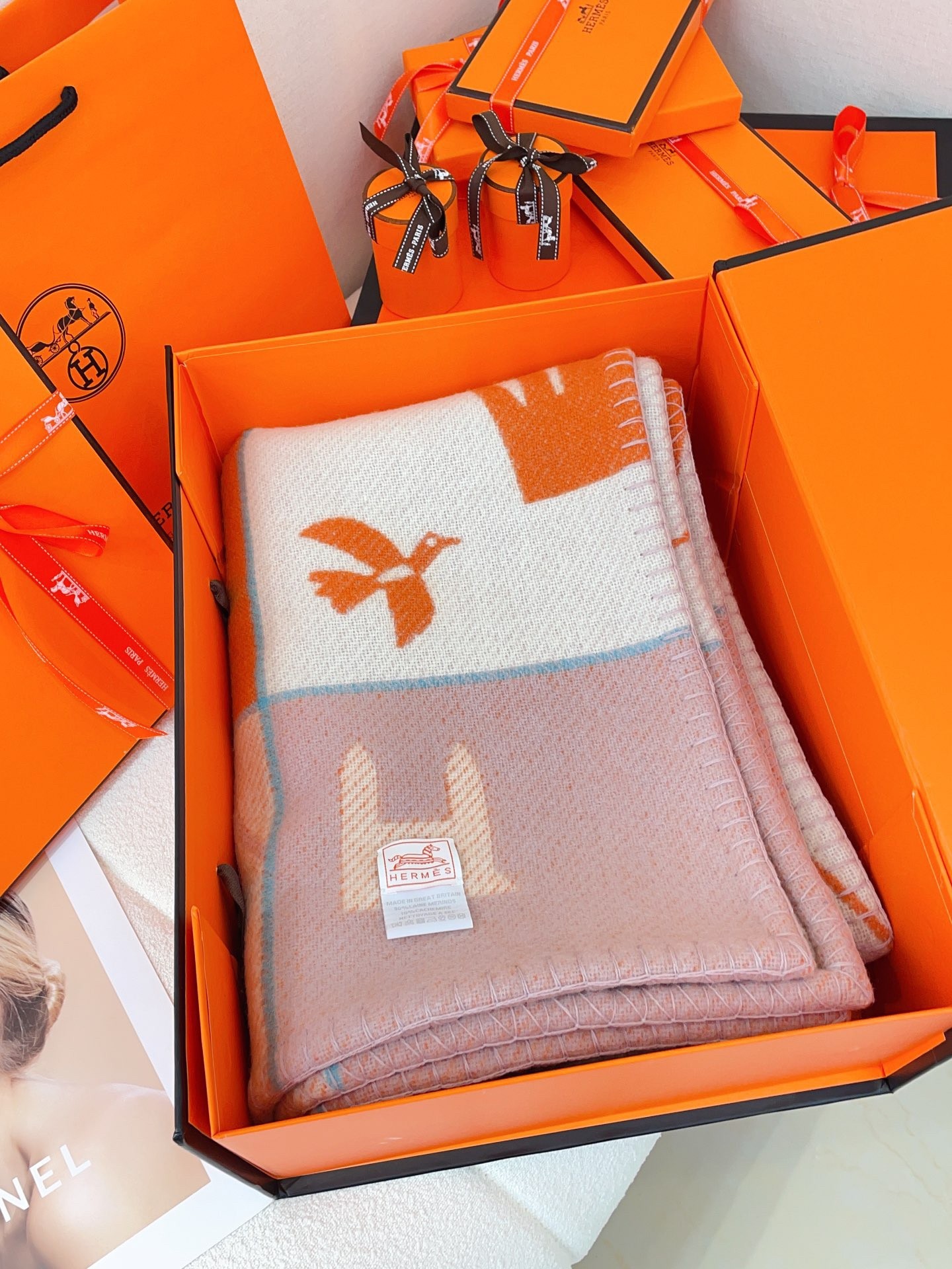 H**mes avalon epopee blanket in mandarine wool and cashmere