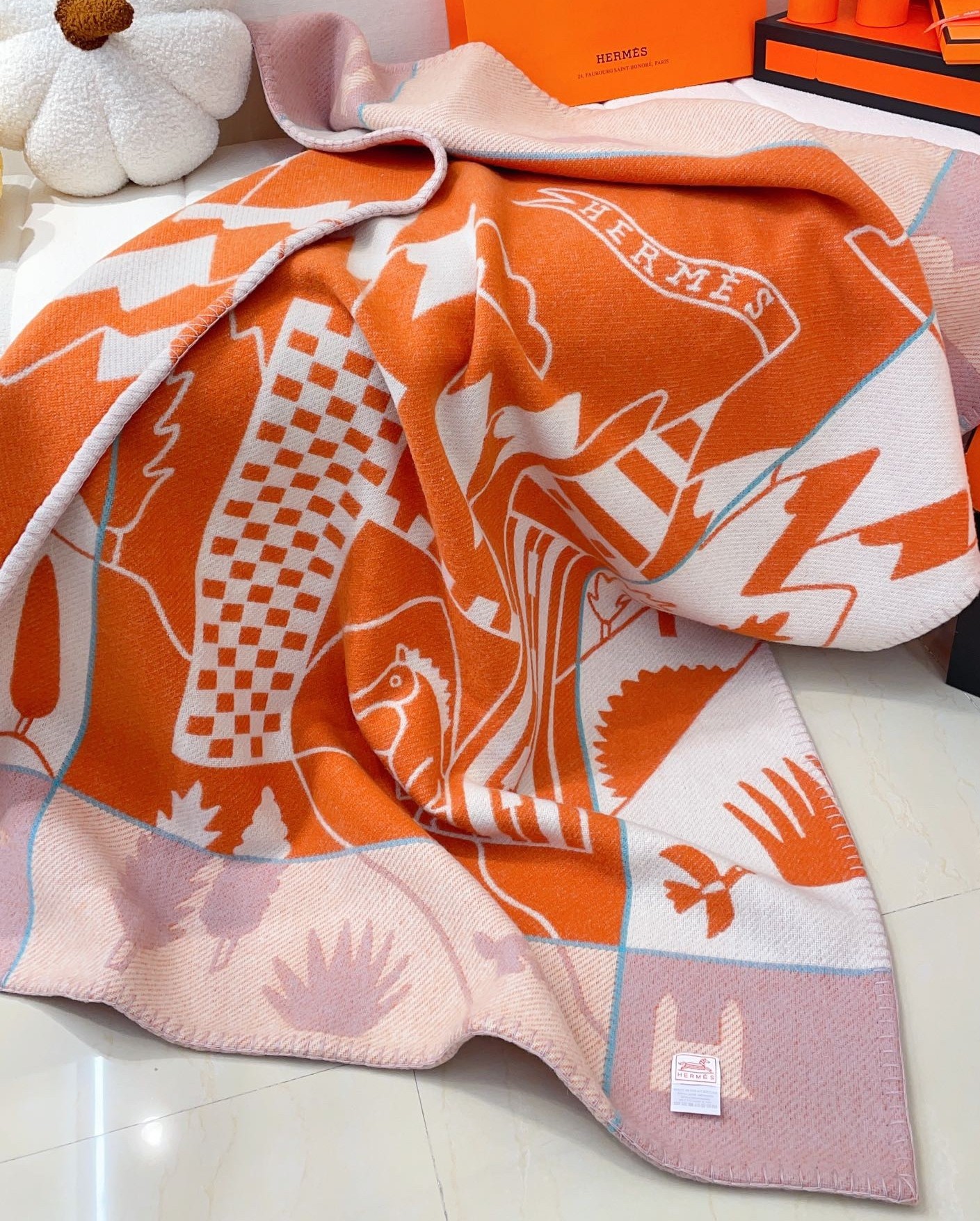 H**mes avalon epopee blanket in mandarine wool and cashmere