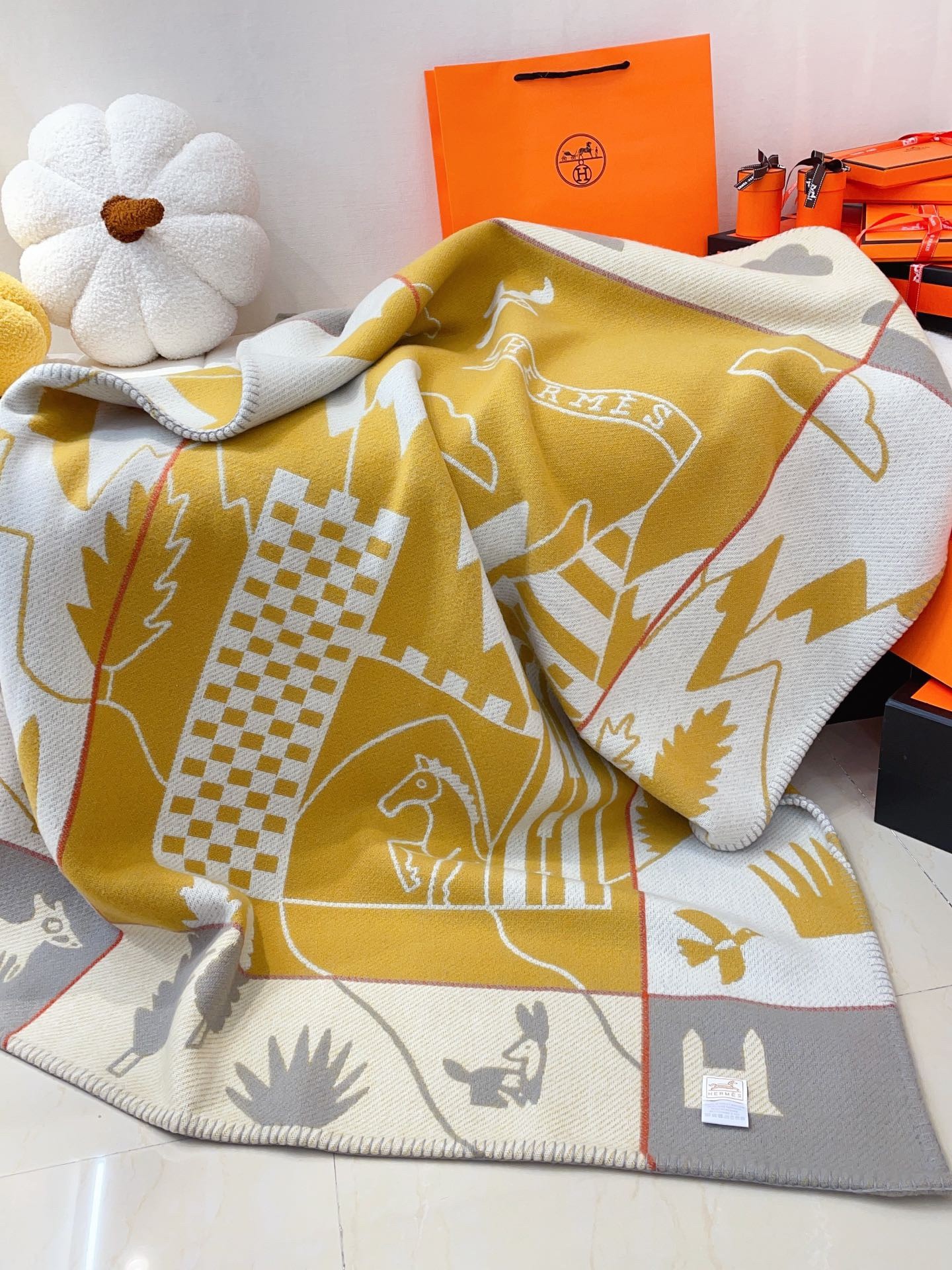 H**mes avalon epopee blanket in jaune wool and cashmere